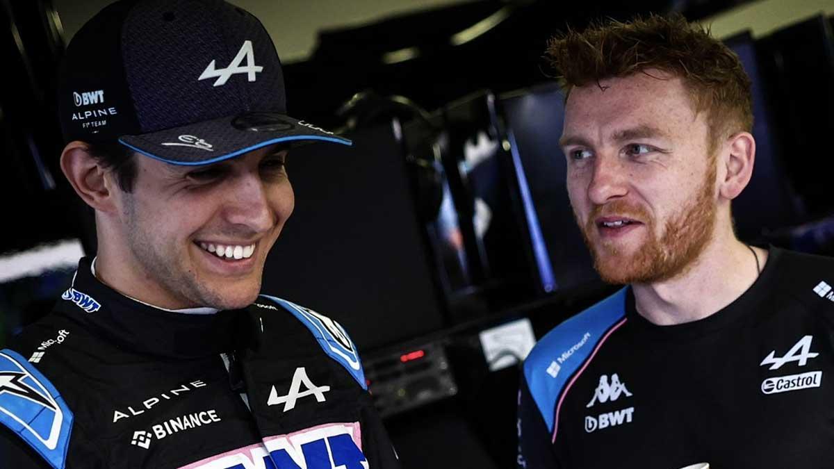 Ocon, en el box de Alpine