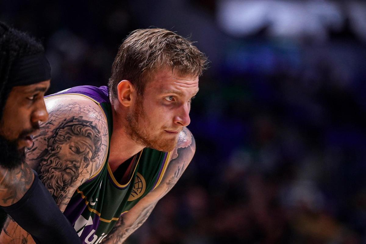 Olek Balcerowski sufre una lesión en la rodilla.