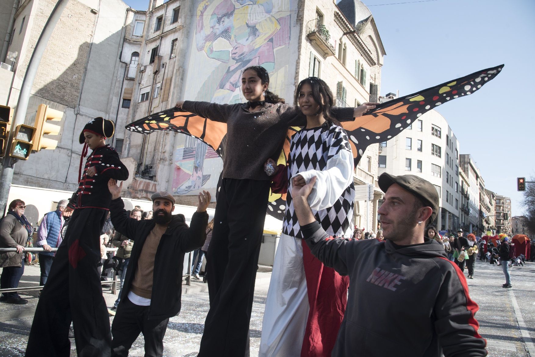 El Carnaval de Manresa recupera la seva màxima esplendor amb una marea d’infants