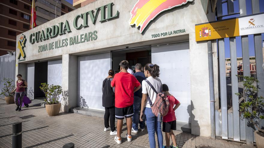 La Guardia Civil de Baleares ha celebrado una jornada de puertas abiertas para conmemorar la patrona