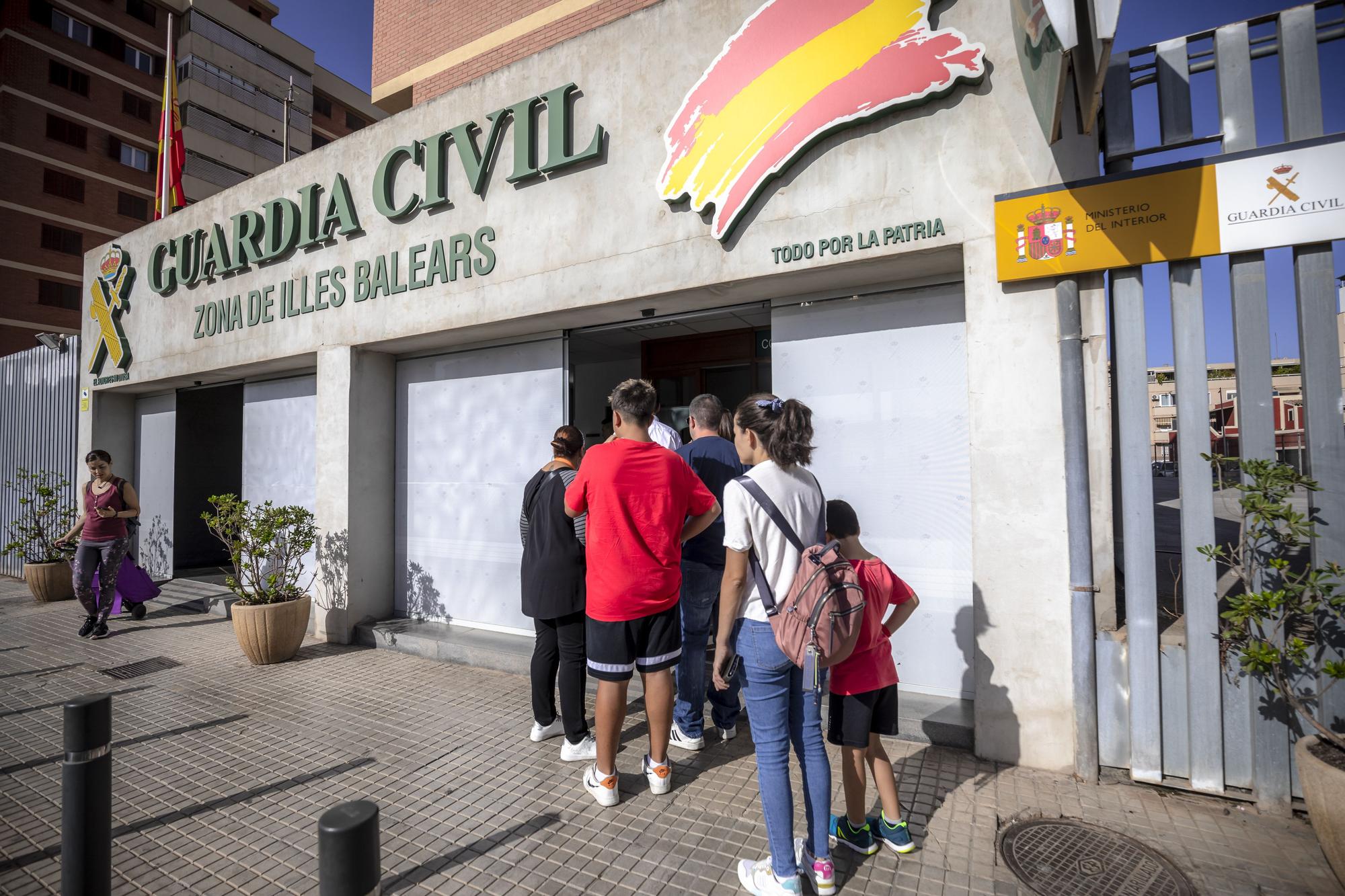 La Guardia Civil de Baleares ha celebrado una jornada de puertas abiertas para conmemorar la patrona