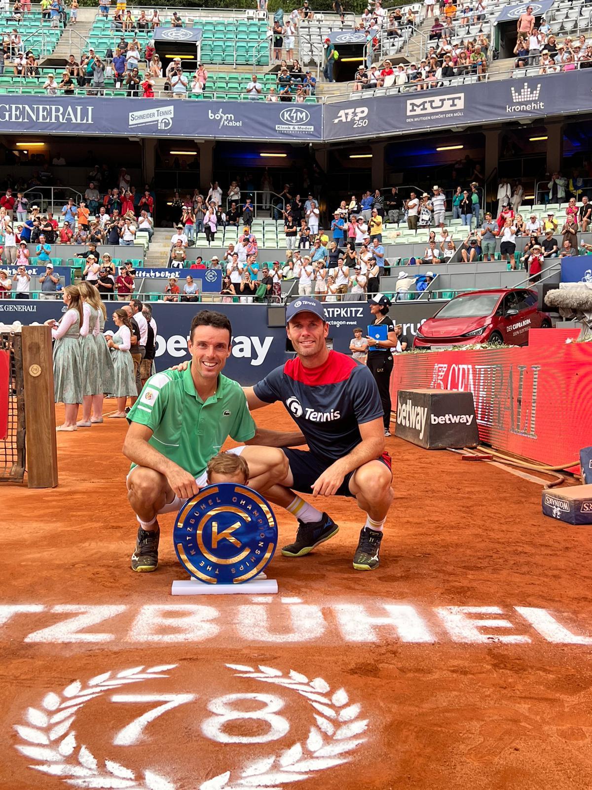 Roberto Bautista Agut con Dani Gimeno-Traver, uno de sus entenadores