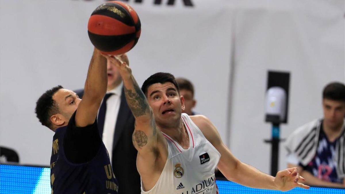 Gabriel Deck, en una acción del partido ante el UCAM Murcia