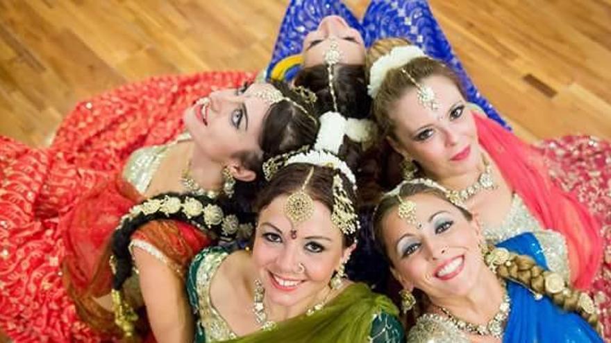 Las bailarinas de Bollywood Ibiza.