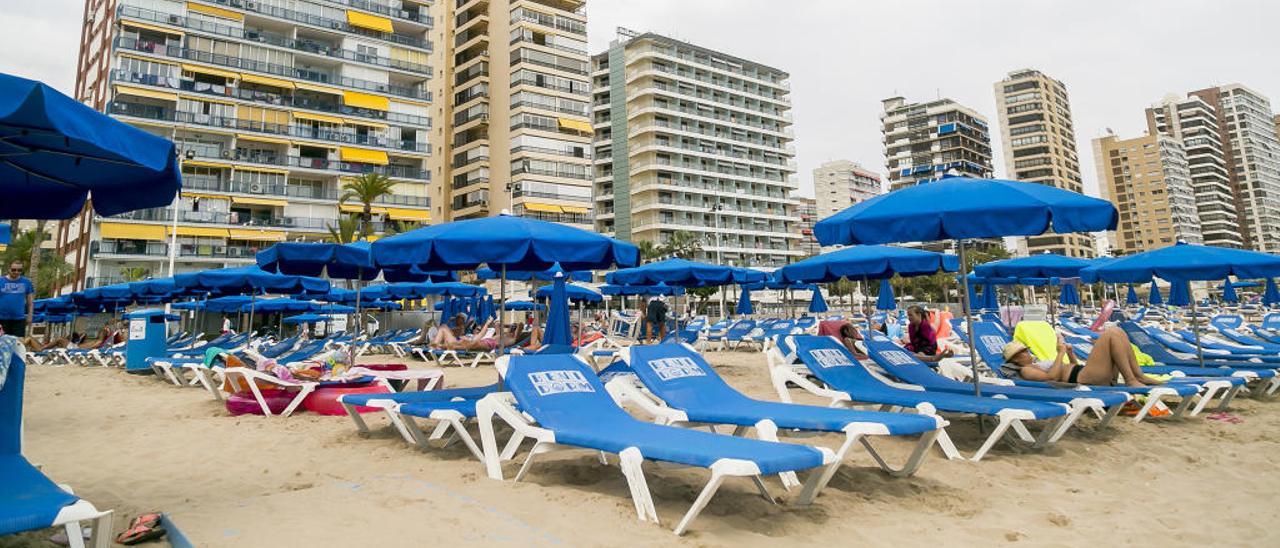 Hamacas como setas en Benidorm