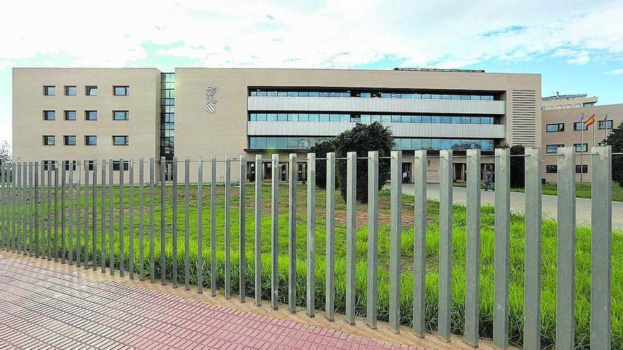 Abogados y procuradores de Castellón tildan de «inoperativo» trabajar en agosto