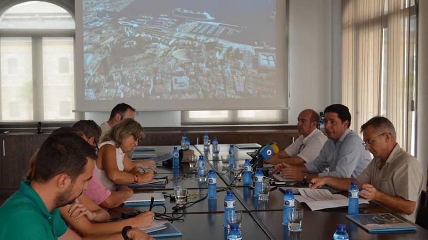 El presidente de la Autoridad Portuaria, Antonio Sevilla, en un desayuno informativo celebrado este jueves