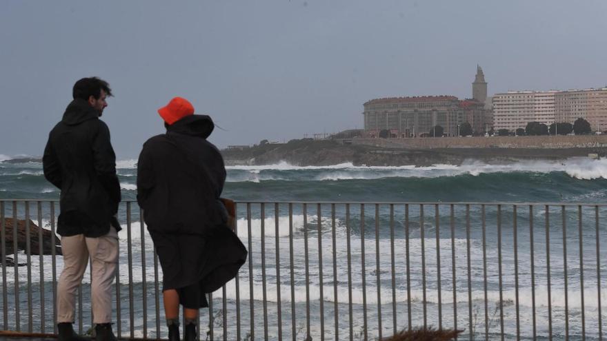 ¿Qué tiempo hará hoy en A Coruña? Vuelven las capuchas y los paraguas con la borrasca &#039;Karlotta&#039;