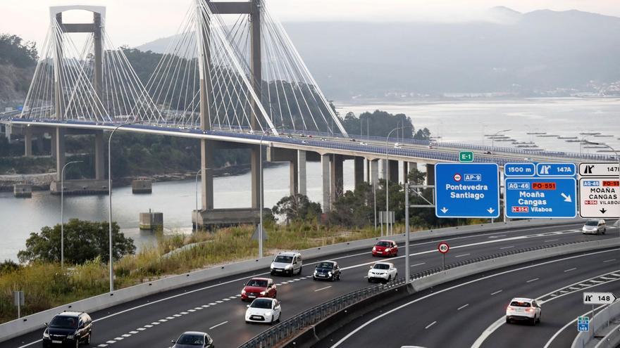 UNA VISTA DE LA AUTOPISTA DEL ATLANTICO AP-9 A SU PASO POR EL PUENTE DE RANDE SOBRE LA RIA DE VIGO / VISTAS. PANORAMICA