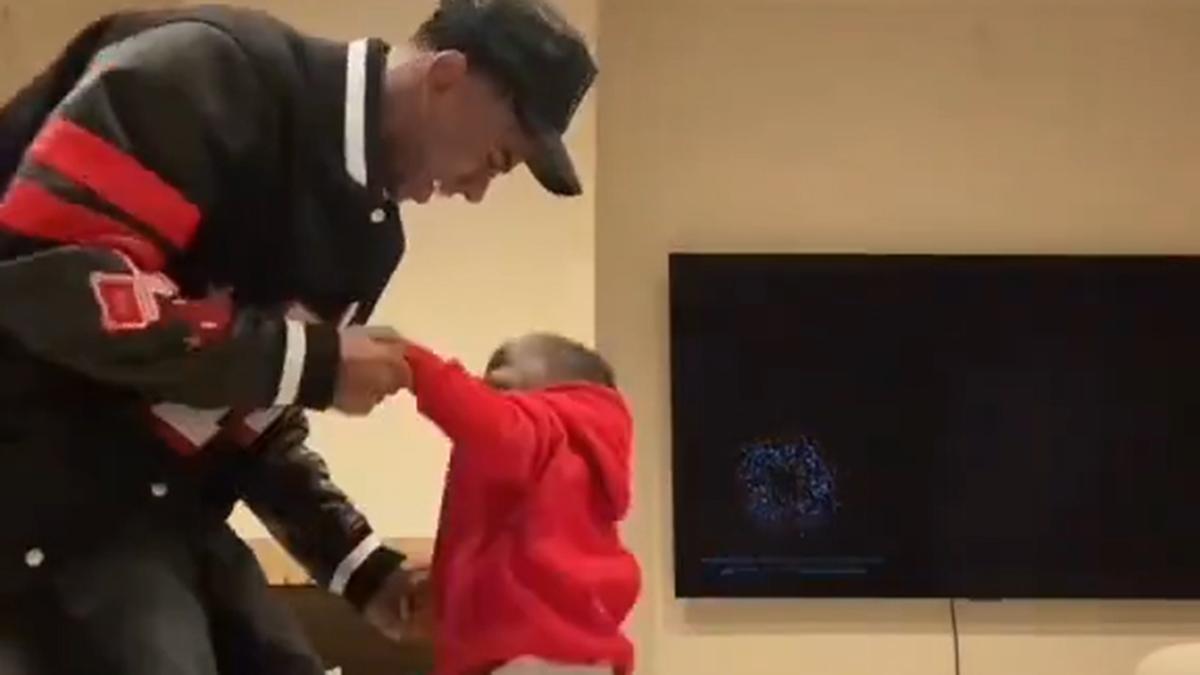 Lamine Yamal baila con su hermano pequeño, Keyne, en un video publicado en Tik Tok