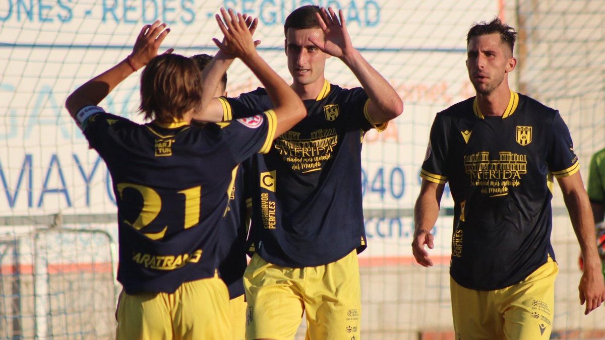 Celebración de un gol emeritense.