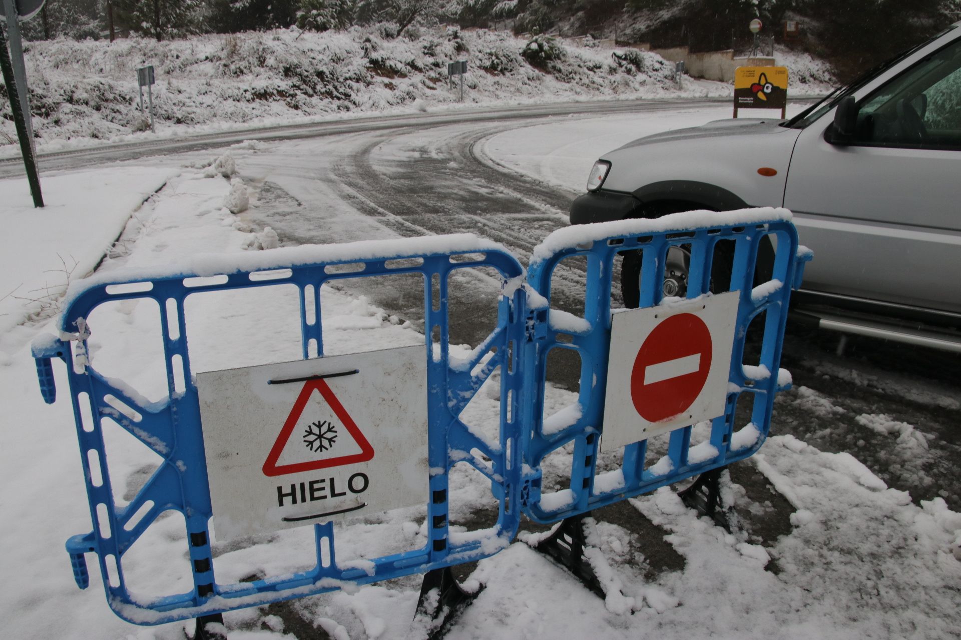 El temporal de nieve en la carretera que va desde Banyeres al Preventorio de Alcoy.