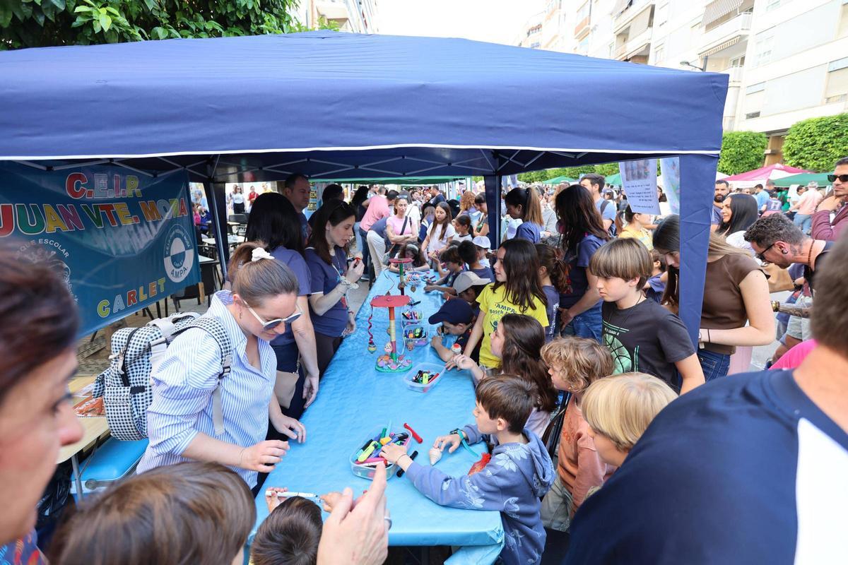 Más de 20.000 personas reivindican el futuro del valenciano en la 'Trobada' de la Ribera
