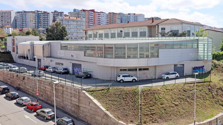 Caballero: «Teis tendrá la mejor piscina climatizada de Galicia»