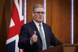 Starmer responde con tibieza a las amenazas de Trump y aparca la guerra arancelaria: "EEUU es un estrecho aliado"