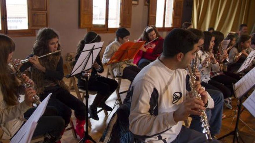 Alumnos del seminario de flauta travesera en el último ensayo realizado en Benavente, en La Encomienda.