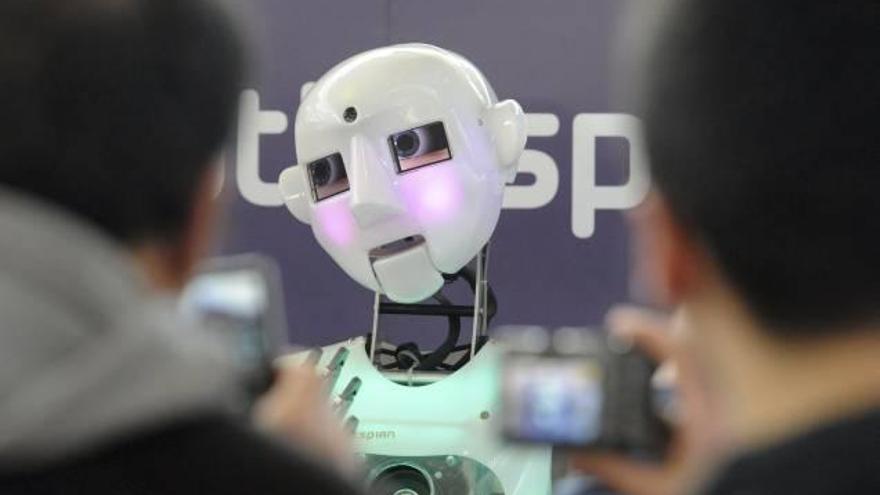 Un robot en una feria alemana de robótica el año pasado