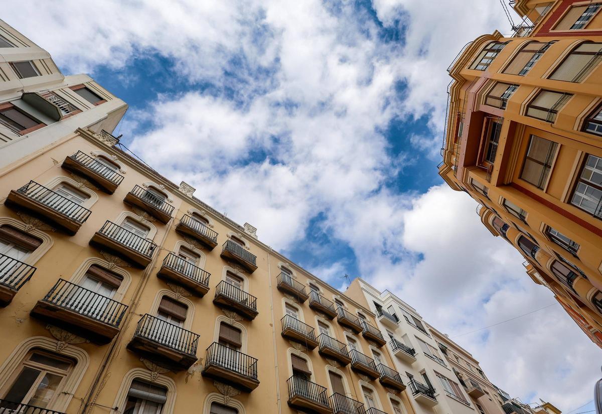 El edificio que será convertido en hotel en la calle Turia