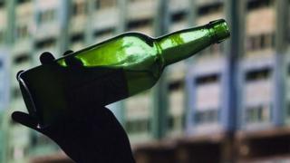 La sidra maldita del siglo XIX: del cura que pidió una ley seca al alcalde de Oviedo que temía la expansión del cólera