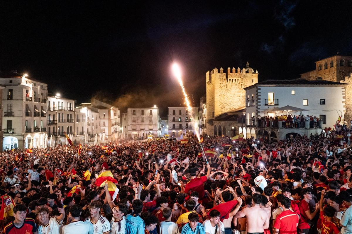 Las mejores imágenes de la celebración de la final del Mundial en Extremadura Las mejores imágenes de la celebración de la final del Mundial en Extremadura