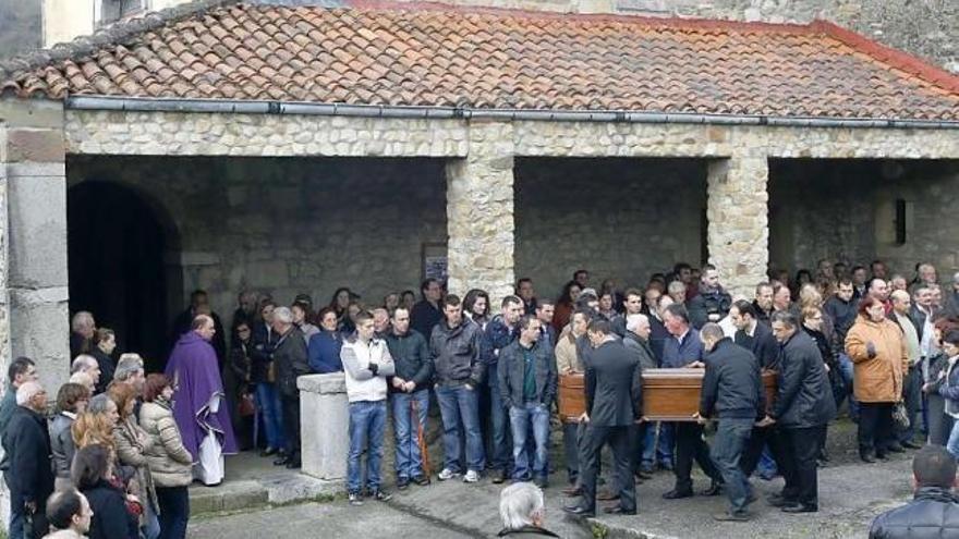 Multitudinario funeral en Sevares