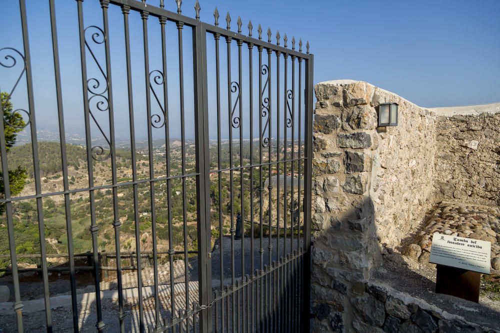 El antiguo cementerio del castillo, inspirador de la obra de Gabriel Miró, se consolida como espacio cultural