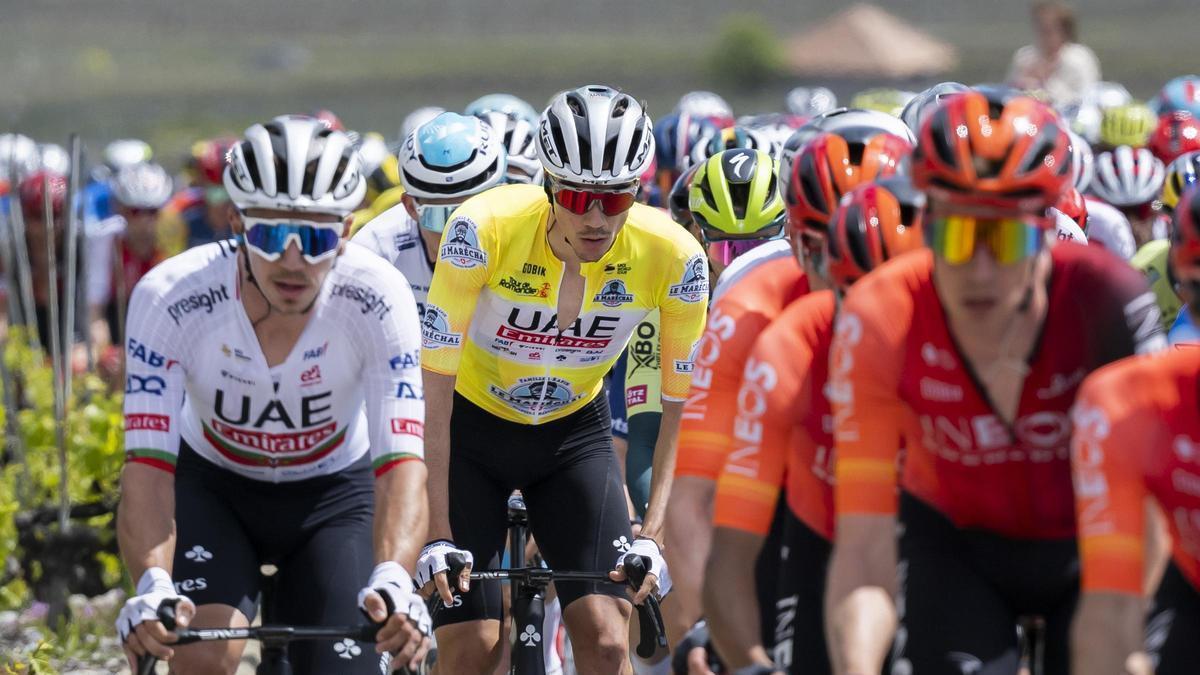 JUan Ayuso, de amarillo en la etapa reina del Tour de Romandia