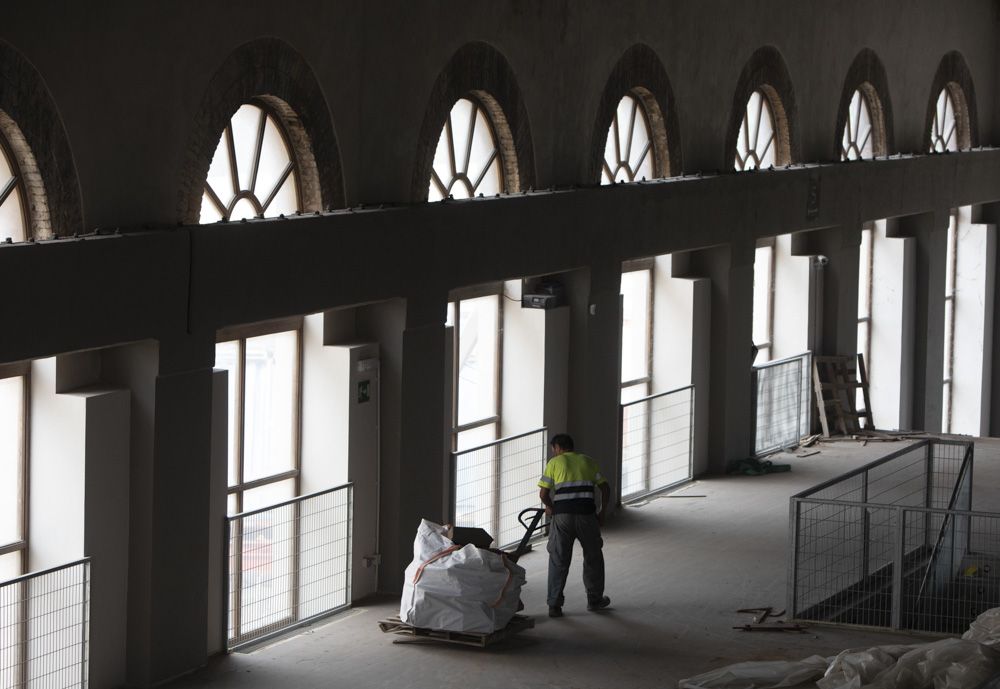 Comienza el traslado del archivo de AHM desde la nave que albergará el futuro Museo Industrial.