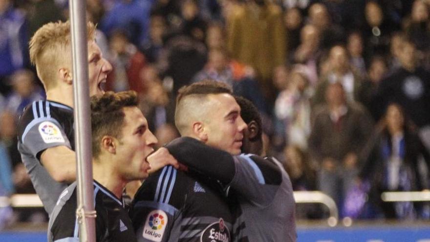 Aspas celebra ante los Riazor Blues su tanto en Riazor