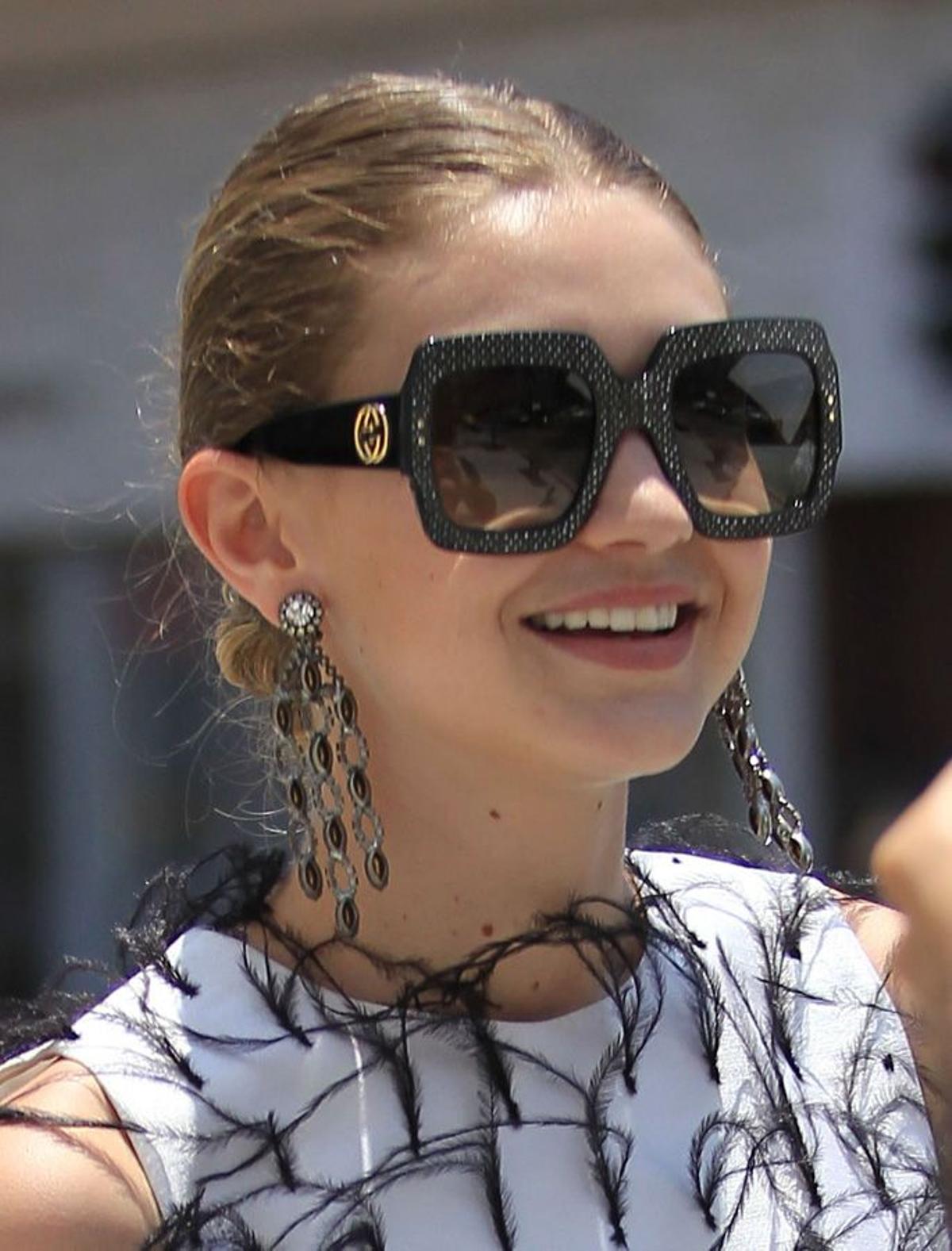 Detalle del look de Gigi Hadid