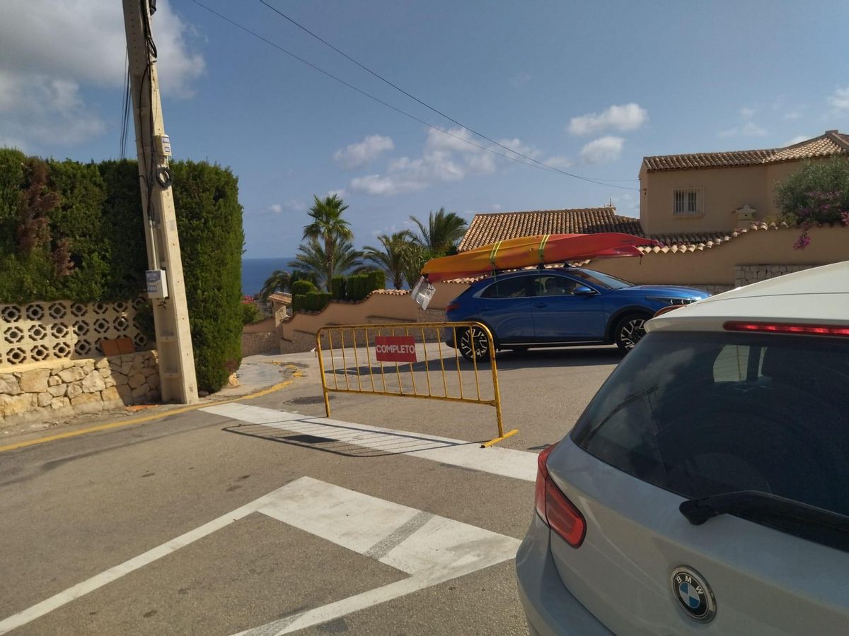 La cala de la Barraca, cerrada a los coches