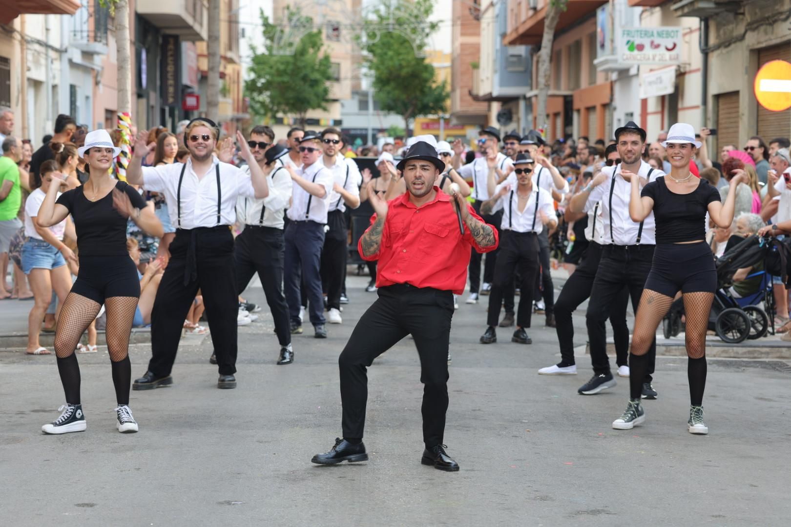 Galería | El Grau disfruta de su desfile de peñas