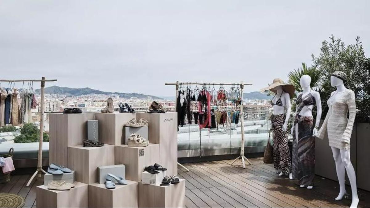 De izquierda a derecha, varias marcas de Shein, como The Happy Look, la colección de verano con Sofia Suescun, con piezas de baño de Musera y vestidos de Maija, y, en el centro, una selección de calzado de MiM Shoes