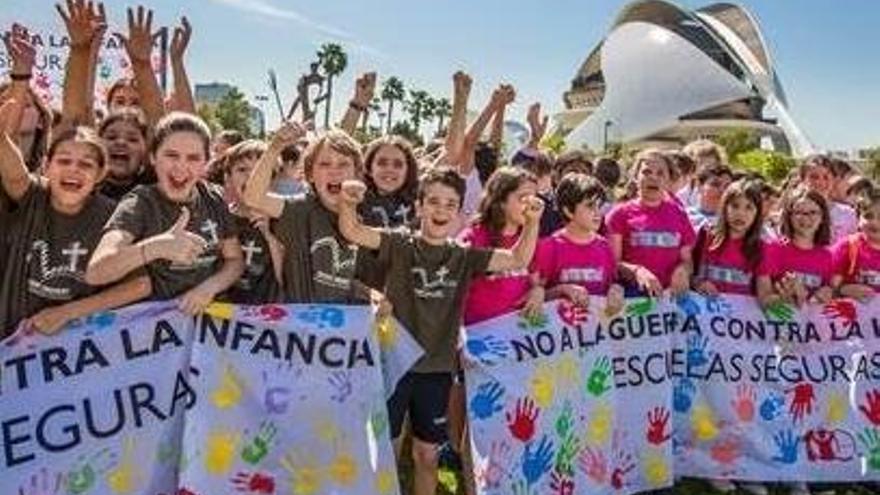 Niños participantes en la jornada de la ONG Save the Children