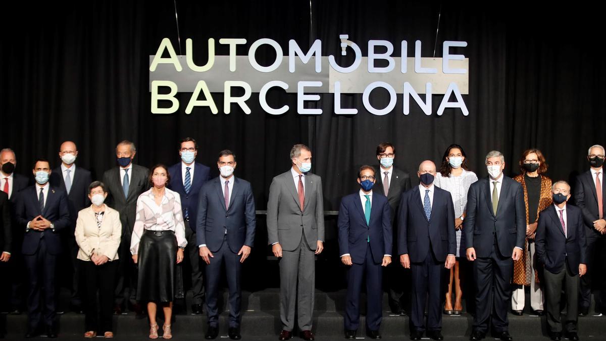 El rey Felipe VI y Pedro Sánchez inauguran Automobile, el salón del automóvil de Barcelona