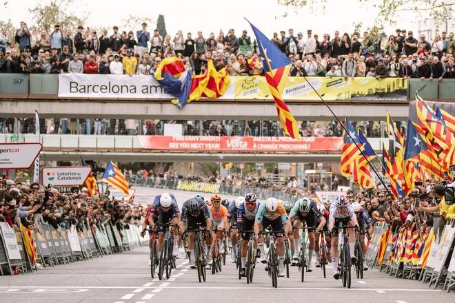 Gilmore se impone en la última etapa de la Volta, en Barcelona.