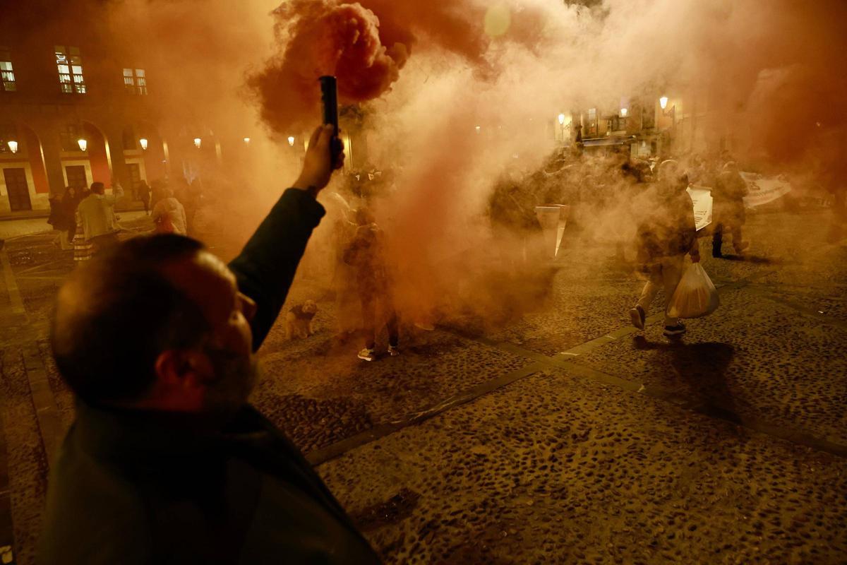 La movilización vecinal por los camiones en Gijón, en imágenes