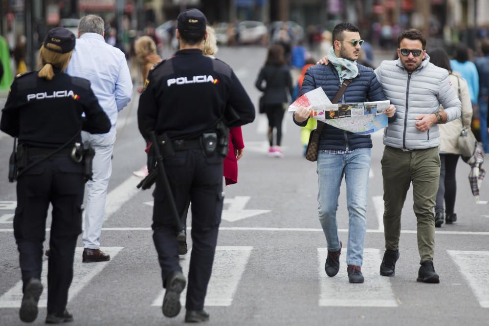 La plaza del Ayuntamiento, también llena en Semana Santa