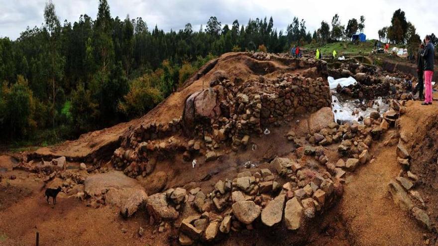 El castro de Besomaño (Ribadumia) contaba con una entrada fortificada,donde estava el &quot;cuncheiro&quot;