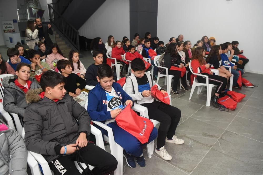 Cerca de medio centenar de alumnos fueron invitados a disfrutar de la experiencia blanquiazul y a conocer las entrañas del deportivismo.