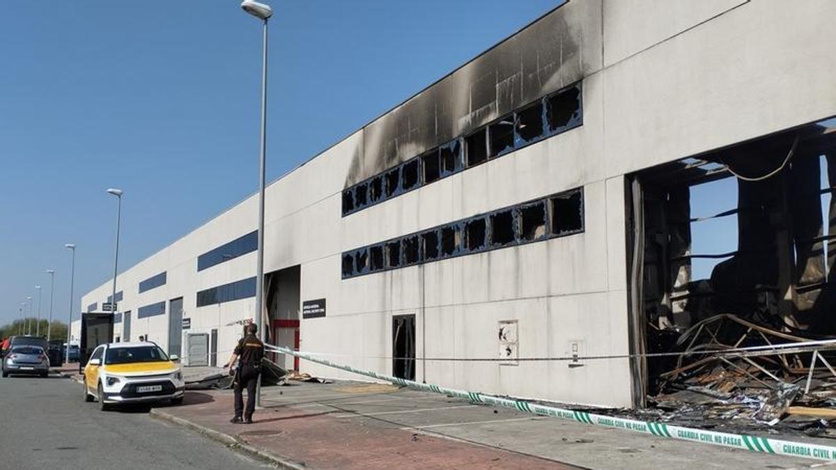Exterior de las instalaciones de Trison, en Espíritu Santo, el día después del incendio.