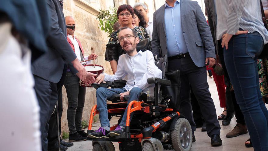 Pablo Echenique, a su entrada a las Corts.