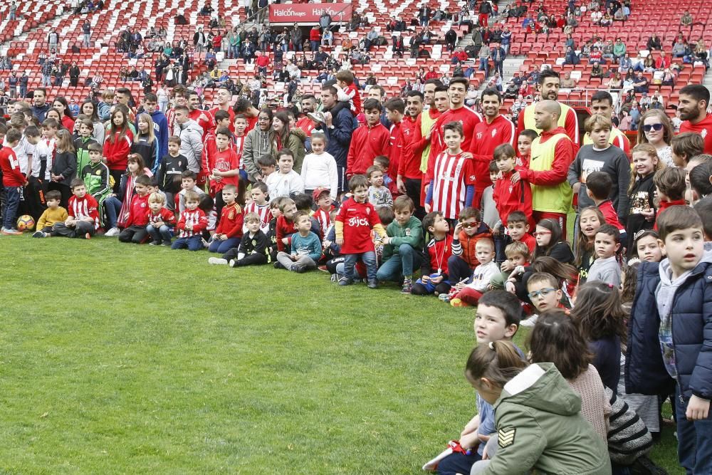 Entrenamiento del Sporting en El Molinón.