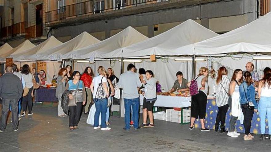 Comerciants del Centre Històric de Manresa amb la seva particular Shopping Night