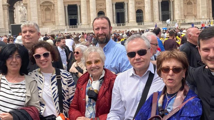 Zamoranos en el rezo del Ángelus del nuevo sumo pontífice León XIV