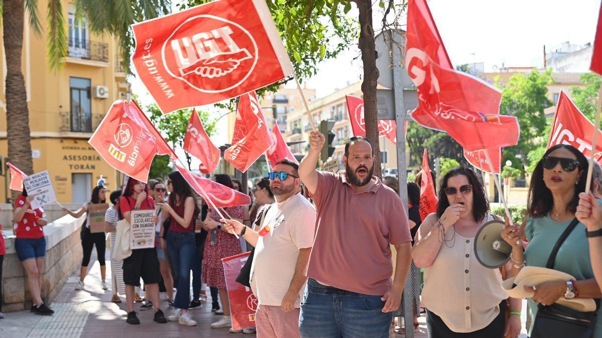 Vídeo: Protesta de los trabajadores de comedores escolares en Castellón