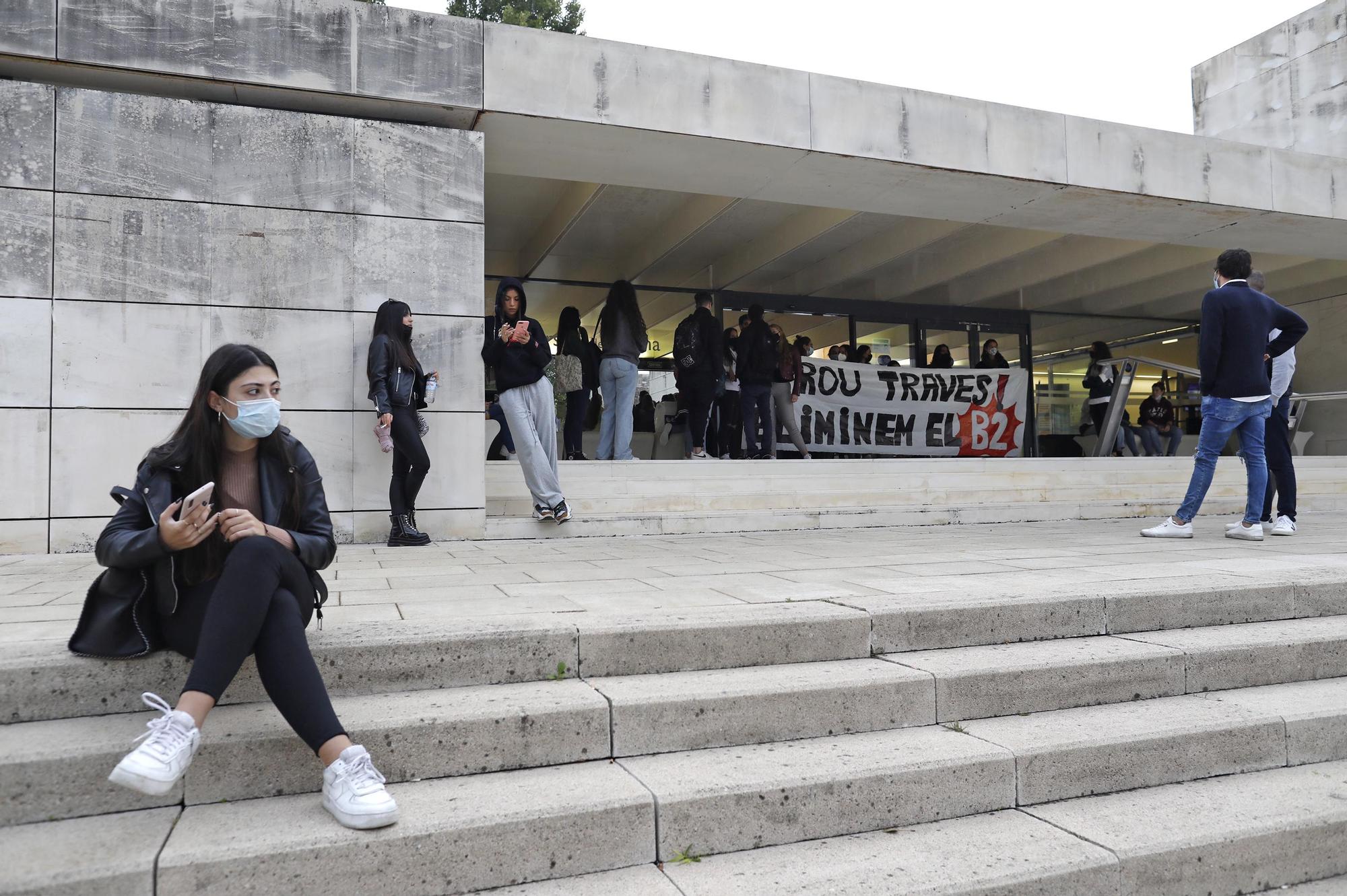 Nova protesta contra l'obligatorietat de la tercera llengua a la UdG