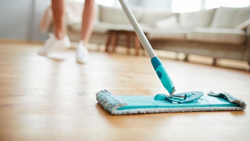 El mejor método para limpiar el parquet y que brille como si fuera nuevo