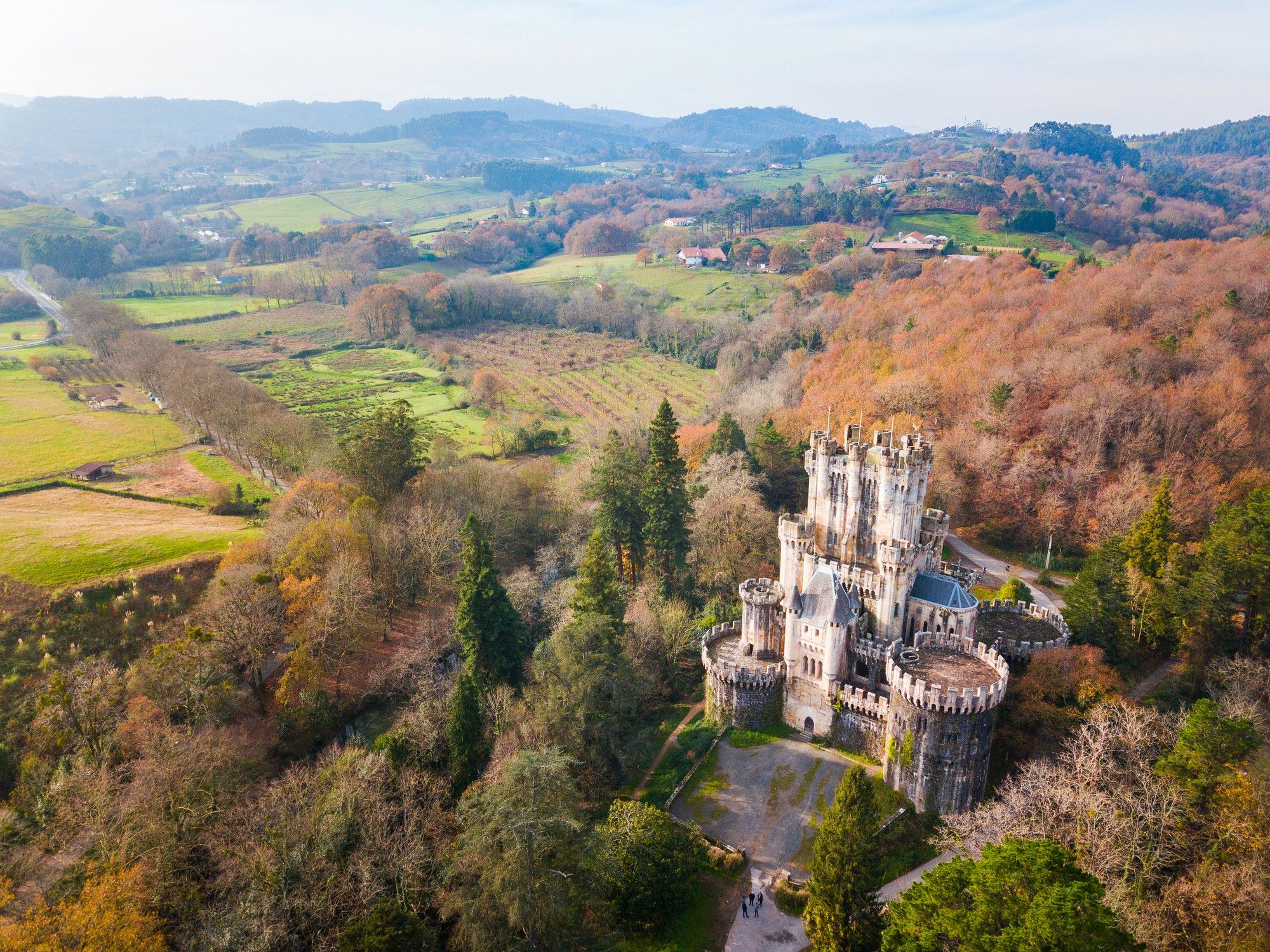 El bosque alrededor del castillo de Butrón