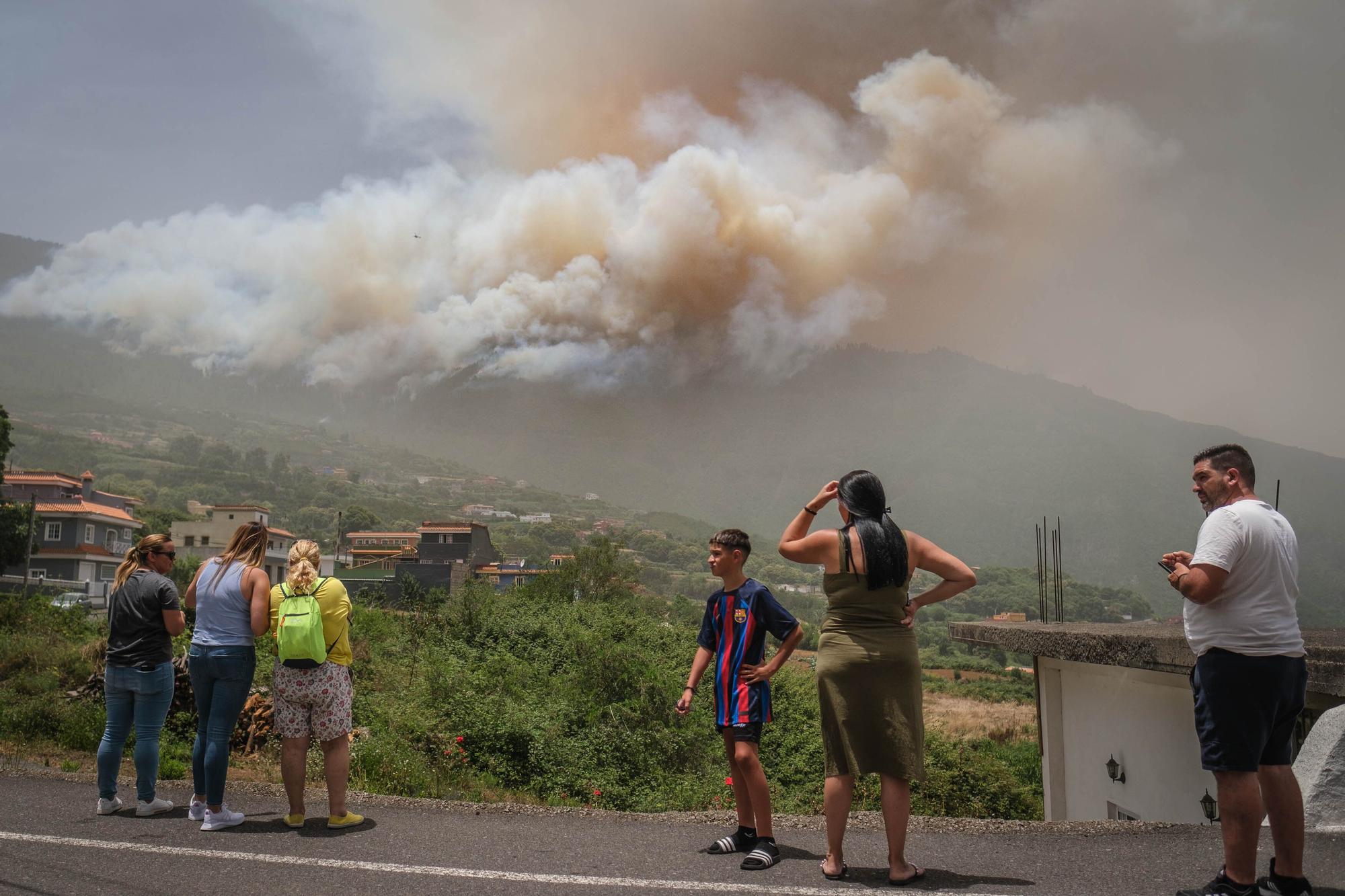 El incendio declarado en Los Realejos el pasado jueves afecta ya a cuatro municipios